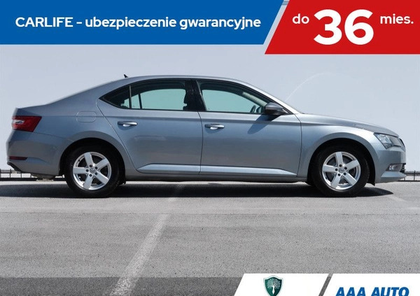 Skoda Superb cena 72000 przebieg: 159872, rok produkcji 2019 z Dobrzany małe 254